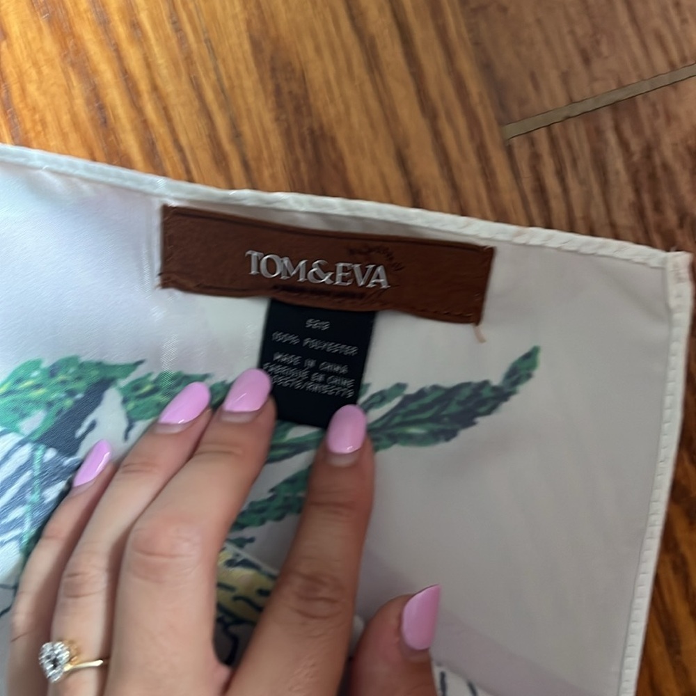 Tom & Eva Women’s Scarf - Picture 2 of 5